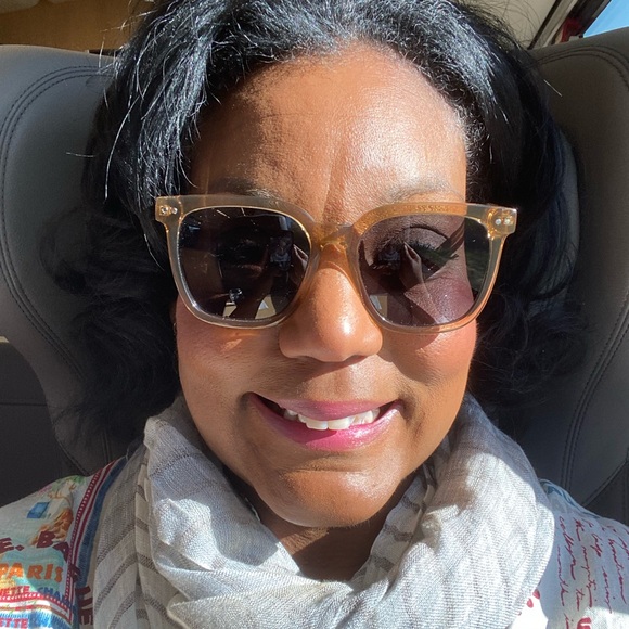 Meet your Posher, Michelle - Picture 1 of 1